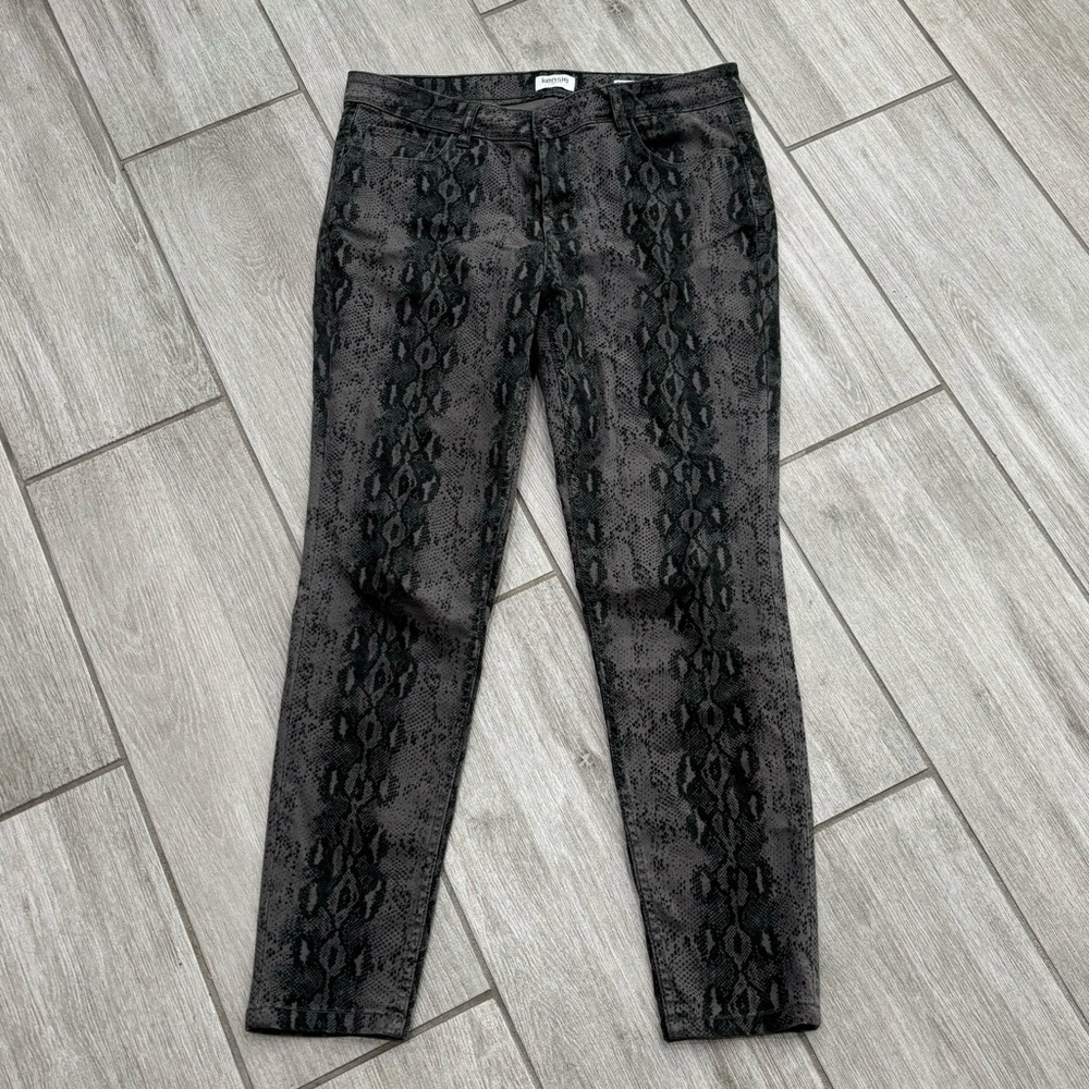 Kensie Effortless Ankle gray printed pants